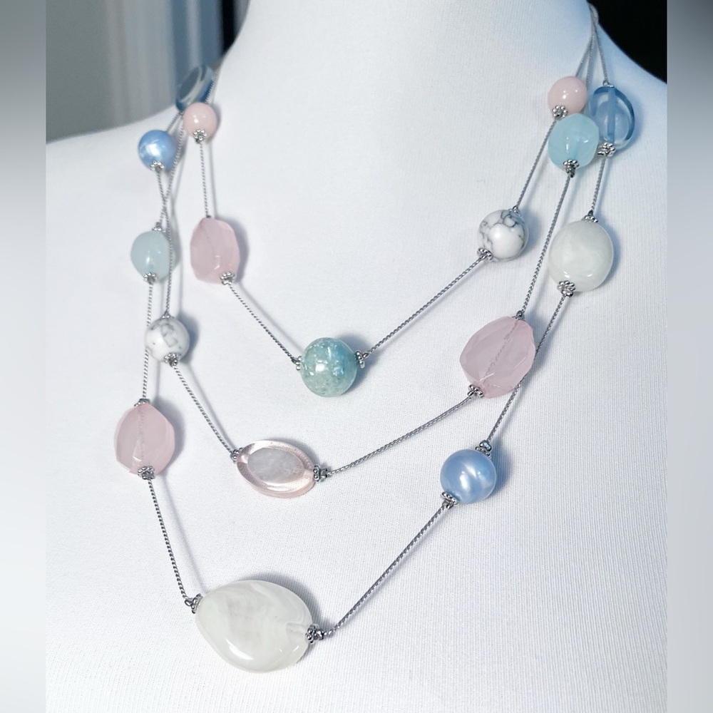 NWOT Fashion Necklace-Silver Toned LG & SM Pastel Beads Three-Tiered Necklace